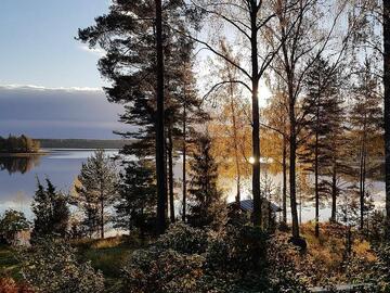 Syyskuun rauhaa ruskan väreissä – mökkihelmiä tunn...