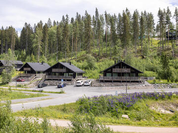 HIMOKSEN TÄHTI B - HUVILA 7 HLÖ