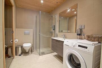 tahko-spa-suites-red-18-52439-3