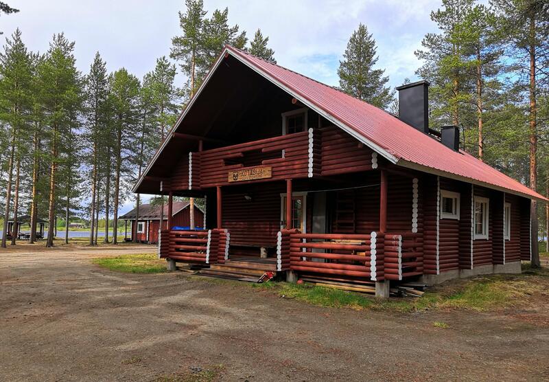 hirsimoekki-kitisen-rannalla-53696-1