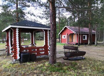hirsimoekki-kitisen-rannalla-53696-4
