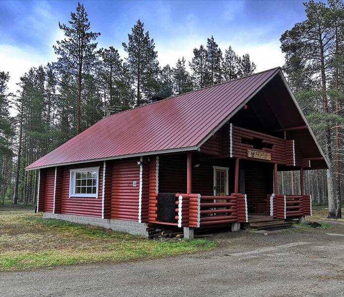 hirsimoekki-kitisen-rannalla-53696-5
