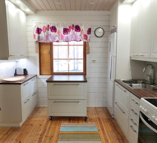 hirsimoekki-kitisen-rannalla-53696-10