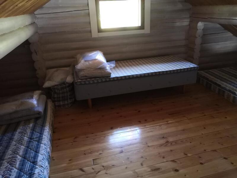 upea-moekki-meren-rannalla-53839-23
