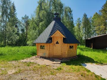 hirsinen-aapishovi-lomapaikka-53928-2