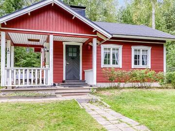 hirsimoekki-luonnon-rauhassa-54360-13