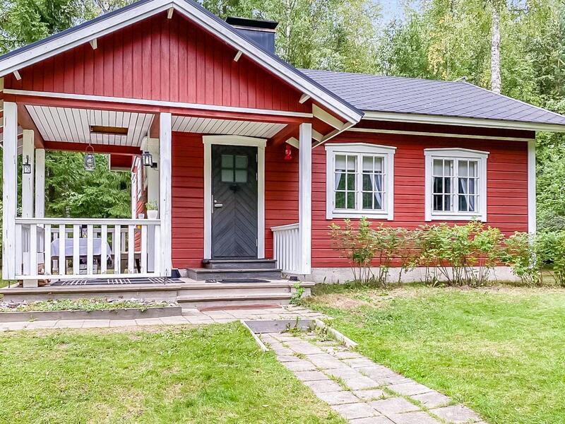 hirsimoekki-luonnon-rauhassa-54360-13