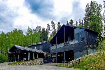 himoksen-keisari-8-2-hloen-erillismoekki-golf-resort-54998-3