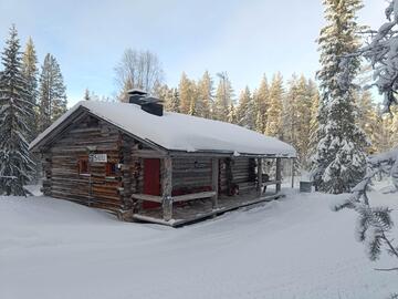 Satu, 4+2 hengen kelomökki