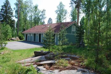Kylpylän Ullanrinne 1B Huvimaja