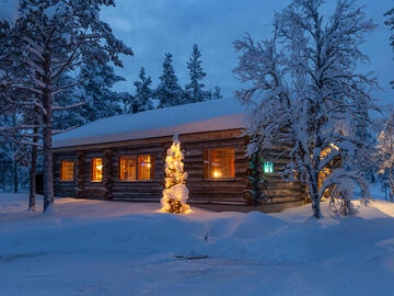 Kuukkeli Log Houses Villa Aurora Pupula