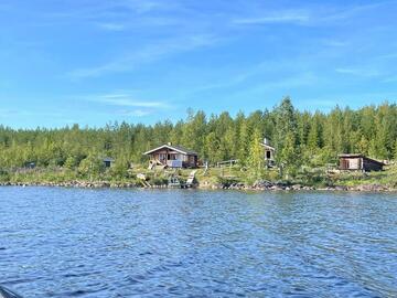 Erämökki ja laavu Oulujärvellä