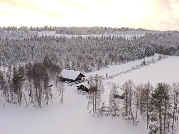 tunnelmallinen-hirsimoekki-ja-rantasauna-57773-16