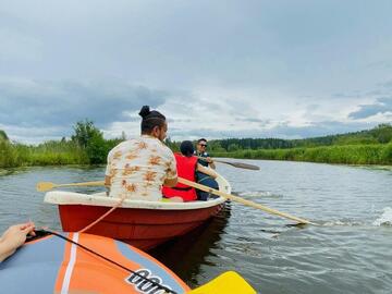 maaseudun-joenranta-talvi-kesaemoekki-59402-17