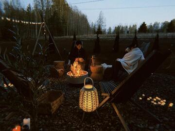 Romanttinen design-mökki sauna ja takka